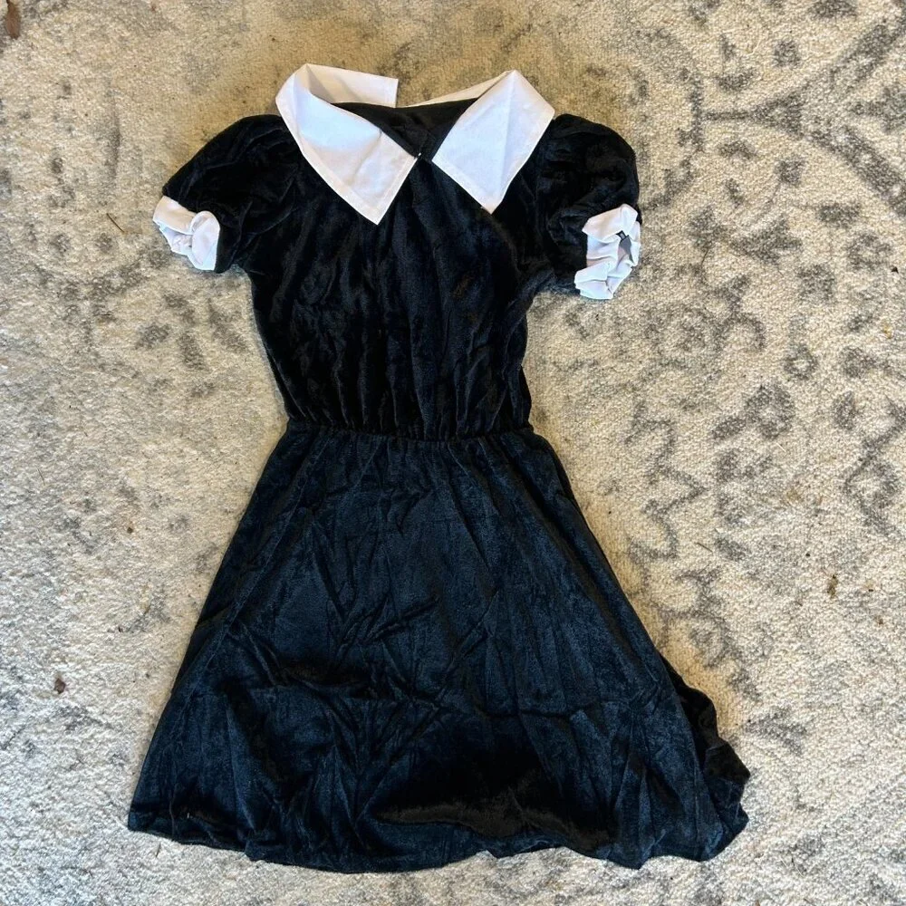 NEW Fun World Gothic Wednesday Addams Dress Girl's Halloween Costume Size Small